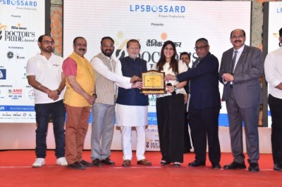 Dainik Bhaskar and LPS Bossard organized the Doctor’s Pride Award 2025, honoring 40+ doctors for service and dedication in Rohtak.